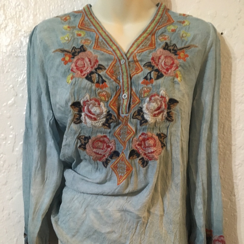 Boho style embroidered tunic‎